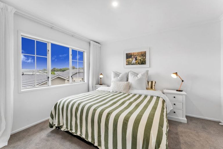 Photo of property in 15 Mulvaney Crescent, Henderson, Auckland, 0612