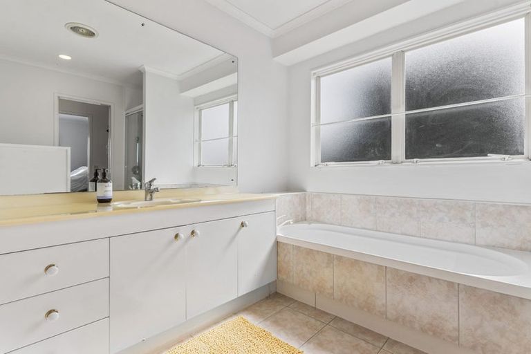 Photo of property in 2/62 Orangewood Drive, Northpark, Auckland, 2013