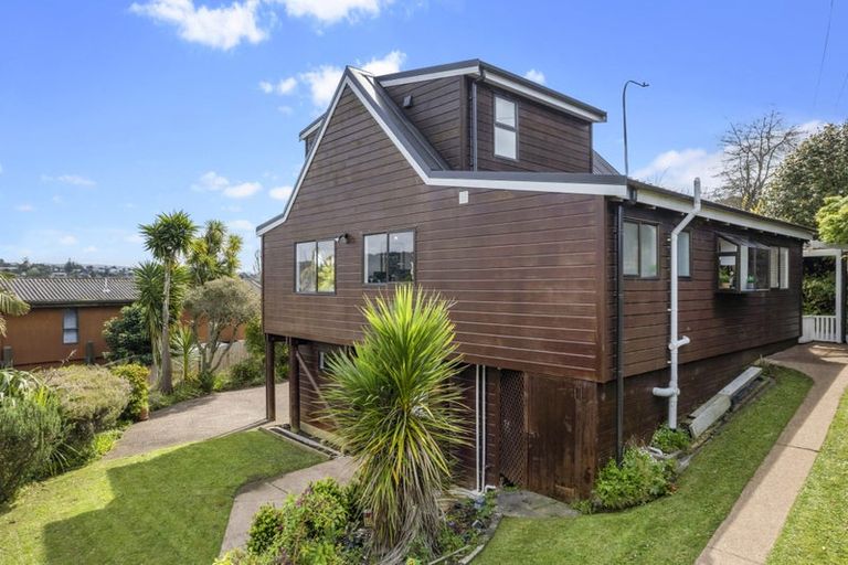 Photo of property in 99 Captain Scott Road, Glen Eden, Auckland, 0602