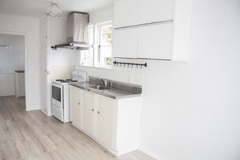 Photo of property in 28 Godley Street, Waterloo, Lower Hutt, 5011