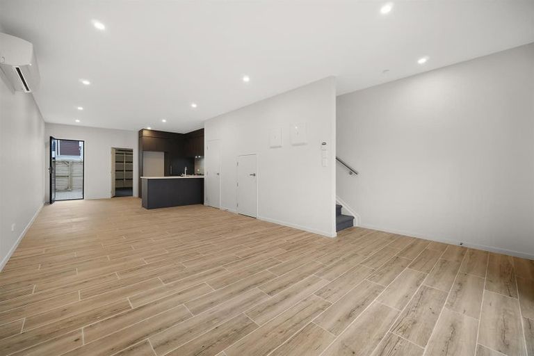 Photo of property in 26 Arapapa Road, Papakura, 2110