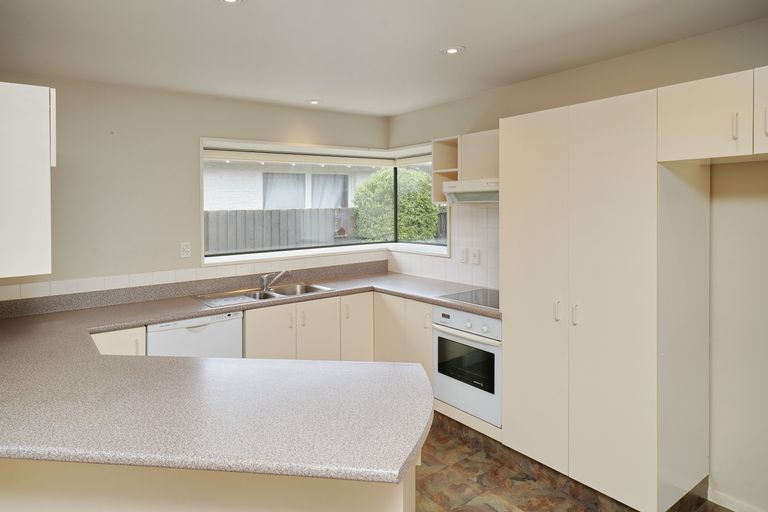 Photo of property in 2/371 Withells Road, Avonhead, Christchurch, 8042