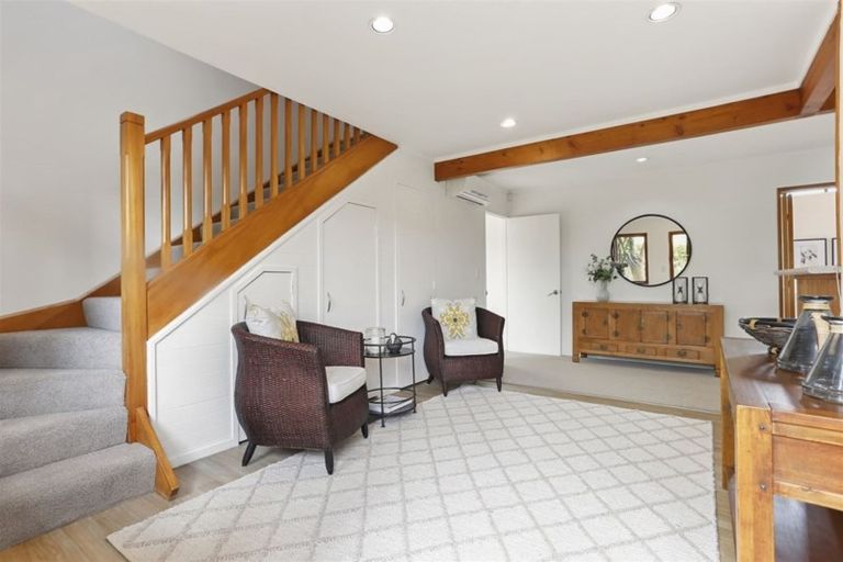 Photo of property in 411 Waitakere Road, Taupaki, Henderson, 0782