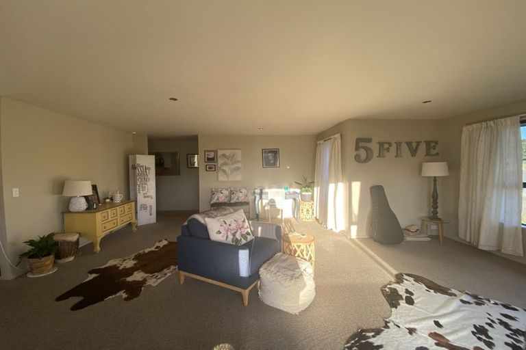 Photo of property in 16 Admiralty Place, Waikawa, Picton, 7220