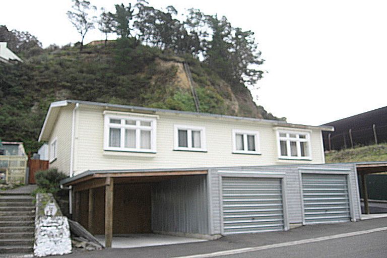 Photo of property in 32 Faraday Street, Hospital Hill, Napier, 4110