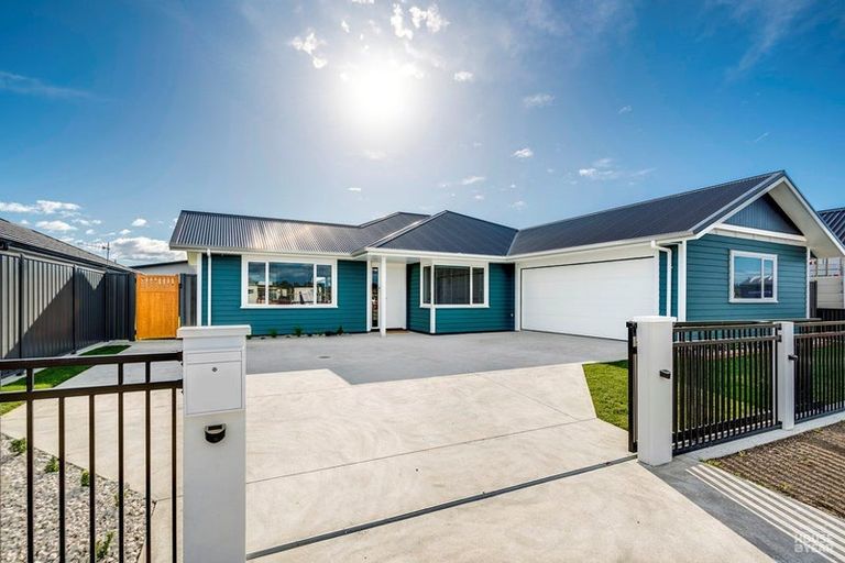Photo of property in 52 Kenny Road, Te Awa, Napier, 4110
