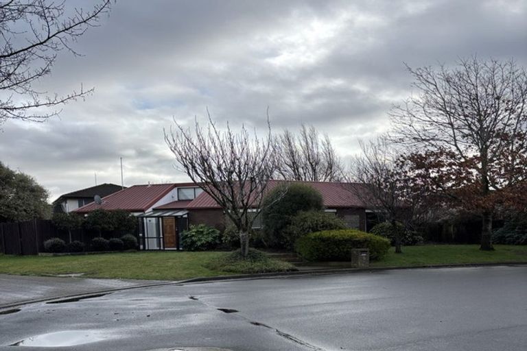Photo of property in 6 Lakeview Place, Halswell, Christchurch, 8025