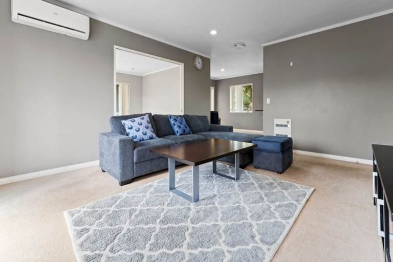 Photo of property in 18 Vintage Drive, Henderson, Auckland, 0612