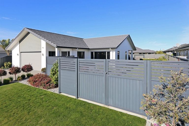 Photo of property in 39 Kapiti Drive, Poraiti, Napier, 4112