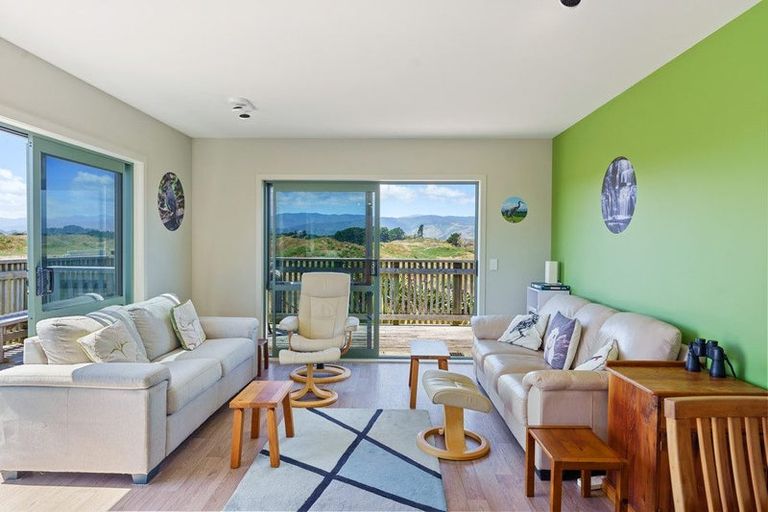 Photo of property in 17 Henham Lane, Waikawa Beach, Levin, 5573