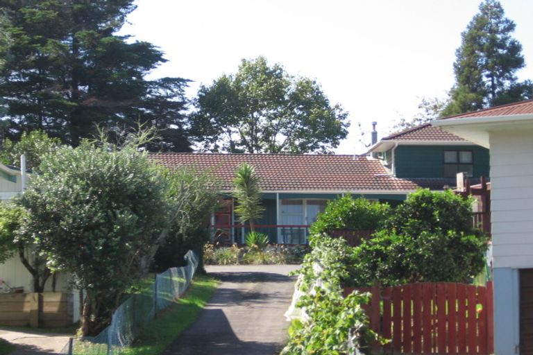 Photo of property in 25 Havelle Avenue, Titirangi, Auckland, 0604