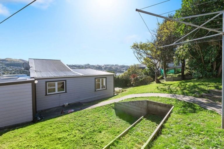 Photo of property in 46 Sheridan Terrace, Johnsonville, Wellington, 6037