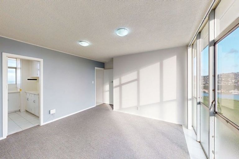 Photo of property in 23uc7 Rangitane Street, Maupuia, Wellington, 6022