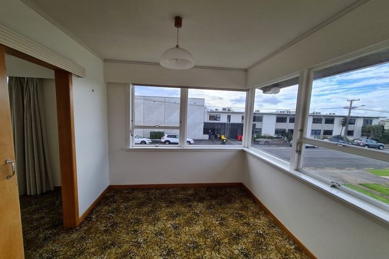 Photo of property in 264 Courtenay Street, Strandon, New Plymouth, 4312