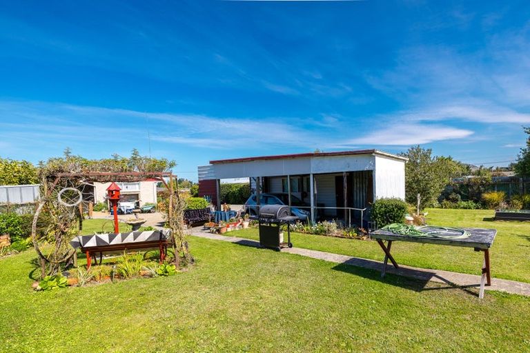 Photo of property in 16 Studholme Street, Waimate, 7924
