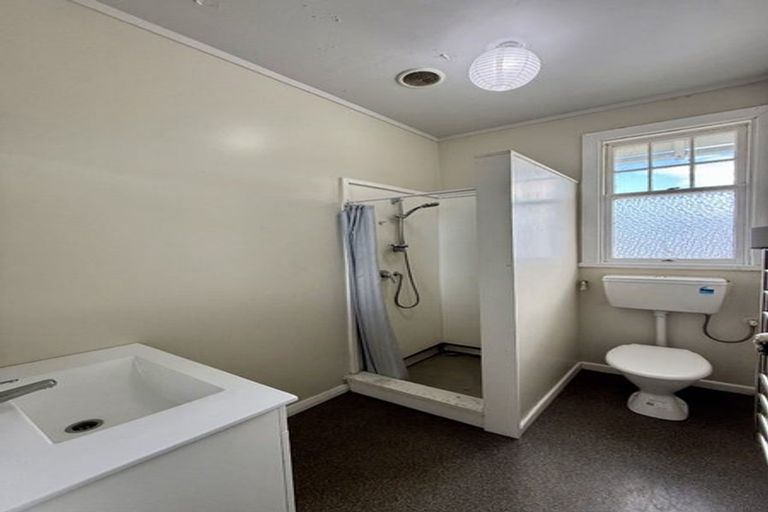 Photo of property in 66 Hawker Street, Mount Victoria, Wellington, 6011