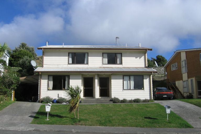 Photo of property in 36b Colchester Crescent, Newlands, Wellington, 6037