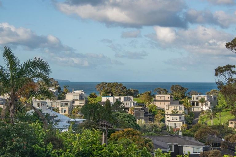 Photo of property in 18a Eastcliffe Road, Castor Bay, Auckland, 0620