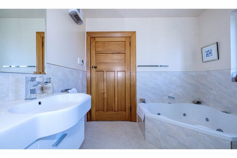 Photo of property in 31 Ashbury Avenue, Waimataitai, Timaru, 7910