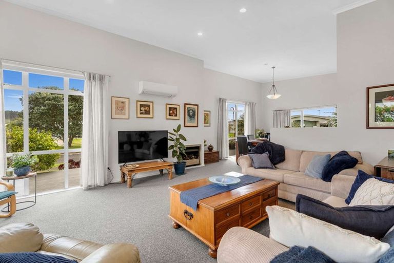 Photo of property in 18 Pacific Place, Whitianga, 3510