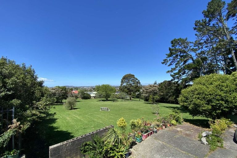 Photo of property in 40 West Coast Road, Glen Eden, Auckland, 0602