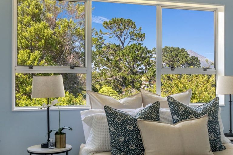 Photo of property in 3b Hunter Place, Merrilands, New Plymouth, 4312