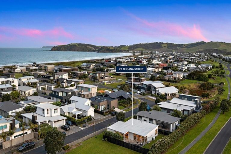 Photo of property in 22 Te Mana Street, Omaha, 0986