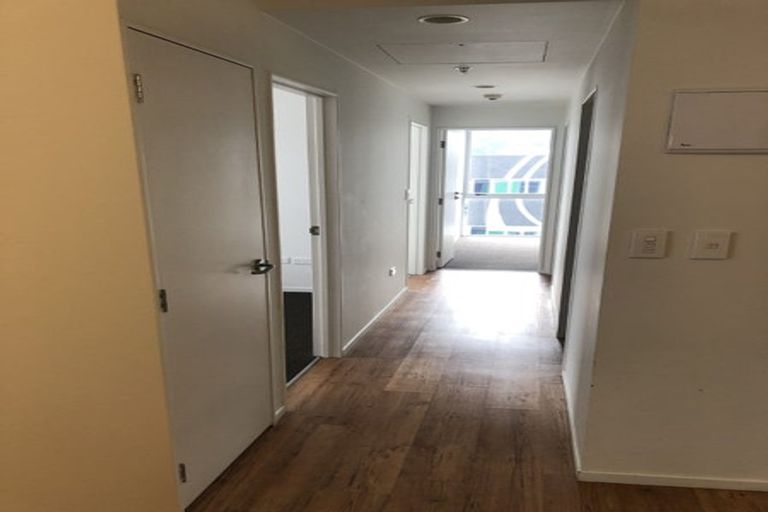 Photo of property in 2 Torrens Terrace, Mount Cook, Wellington, 6011