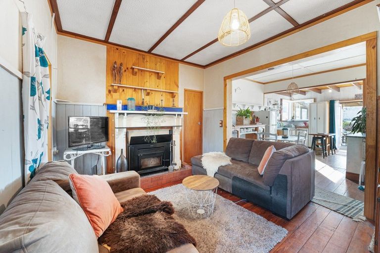 Photo of property in 8 Harbour Street, Moturoa, New Plymouth, 4310