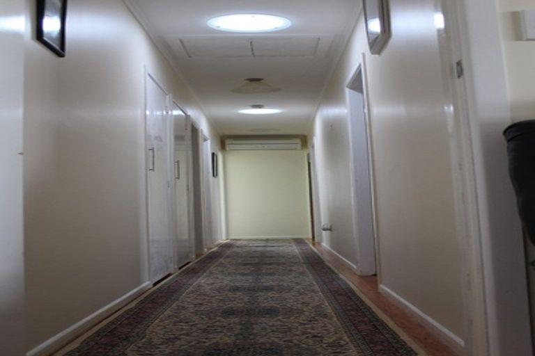 Photo of property in 6 Warren Street, Paparangi, Wellington, 6037