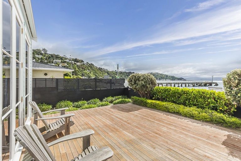 Photo of property in 69 Marine Parade, Seatoun, Wellington, 6022