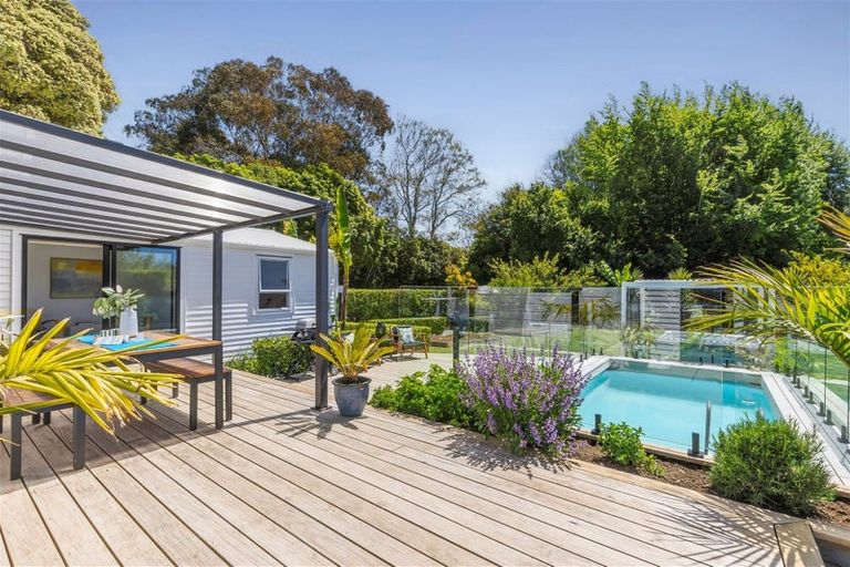 Photo of property in 1 Lansdowne Street, Clifton, Takaka, 7183