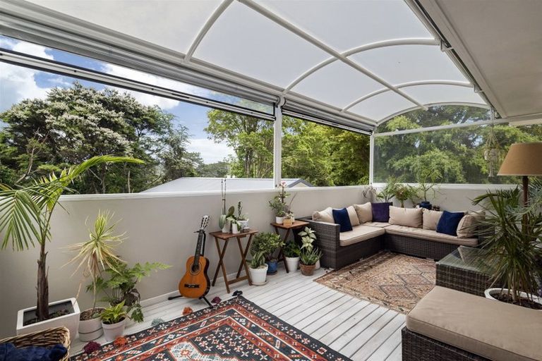 Photo of property in 100 Spinella Drive, Bayview, Auckland, 0629