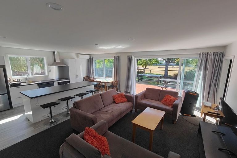 Photo of property in 2/13 Pitcairn Crescent, Bryndwr, Christchurch, 8053