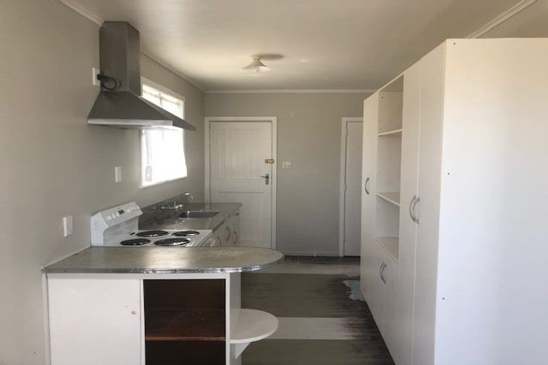 Photo of property in 28 Airdrie Road, Ranui, Auckland, 0612