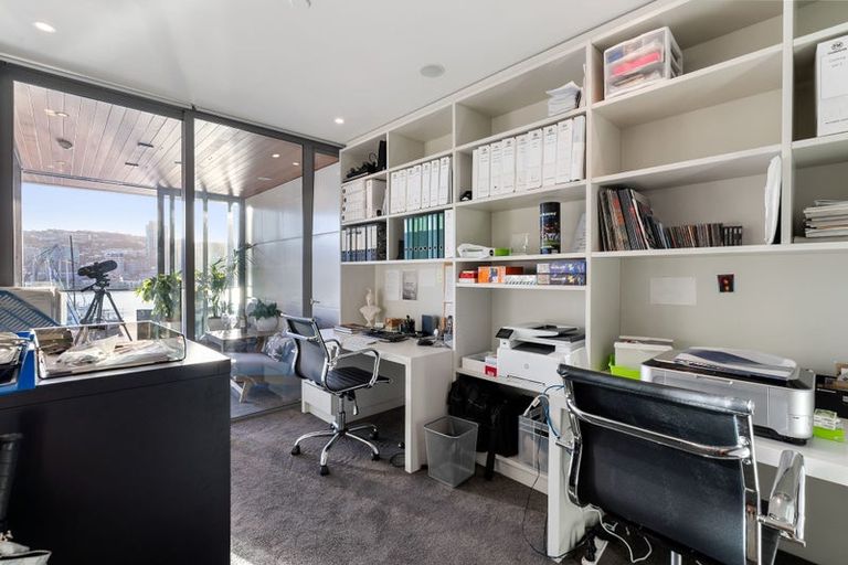 Photo of property in Clyde Quay Wharf, 3b/1 Clyde Quay Wharf, Te Aro, Wellington, 6011