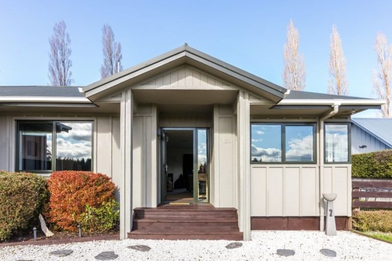 Photo of property in 120 Kinloch Road, Kinloch, Taupo, 3377
