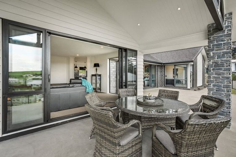 Photo of property in 104 Solan Drive, Waimauku, 0812