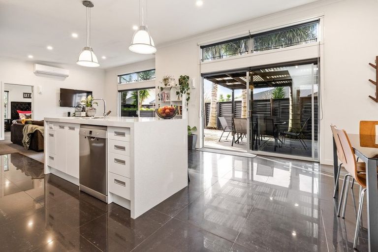 Photo of property in 111a Carlyle Street, Leamington, Cambridge, 3432