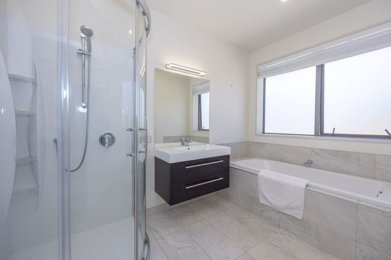 Photo of property in 93 Infinity Drive, Wanaka, 9305