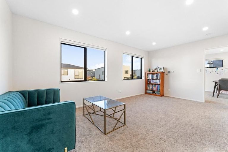 Photo of property in 15 Waterlily Street, Hobsonville, Auckland, 0616