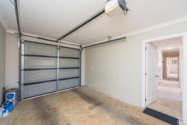 Photo of property in 12 Gilligan Close, College Estate, Whanganui, 4500