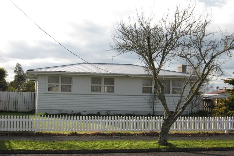 Photo of property in 38 Northolt Road, Fairview Downs, Hamilton, 3214