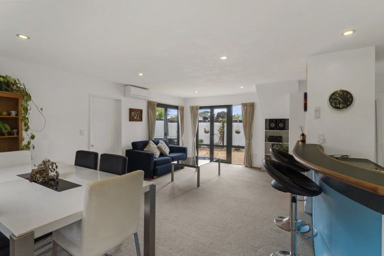 Photo of property in 23 Coates Place, Rangiora, 7400