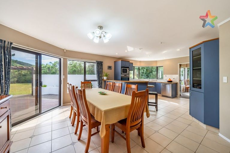 Photo of property in 18 Crestview Grove, Belmont, Lower Hutt, 5010