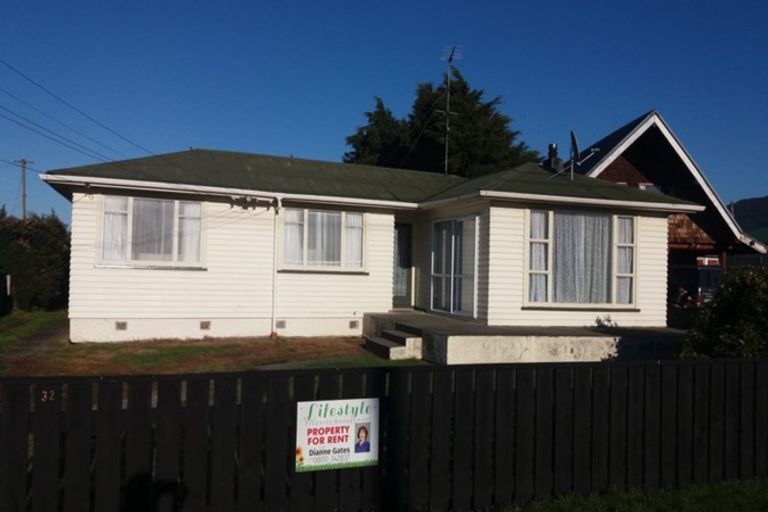Photo of property in 32 Woodward Street East, Featherston, 5710