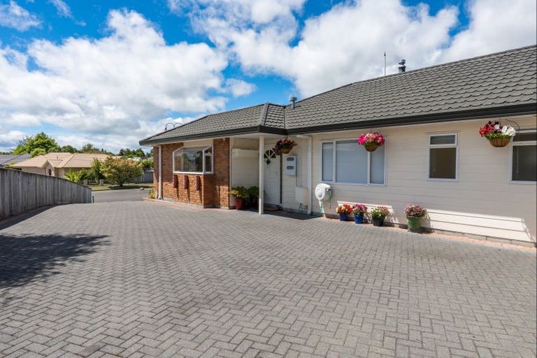 Photo of property in 38 Balmoral Drive, Hilltop, Taupo, 3330