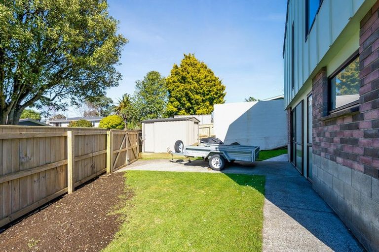 Photo of property in 5 Antonia Place, Bell Block, New Plymouth, 4312