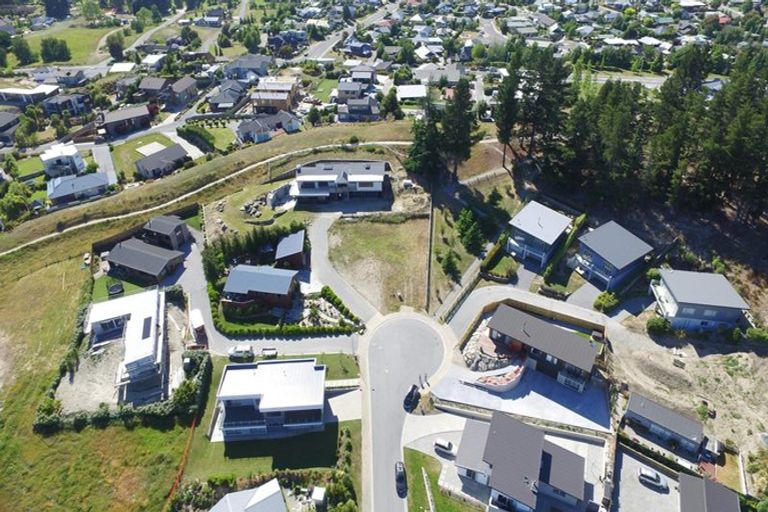 Photo of property in 17 Bovett Place, Wanaka, 9305