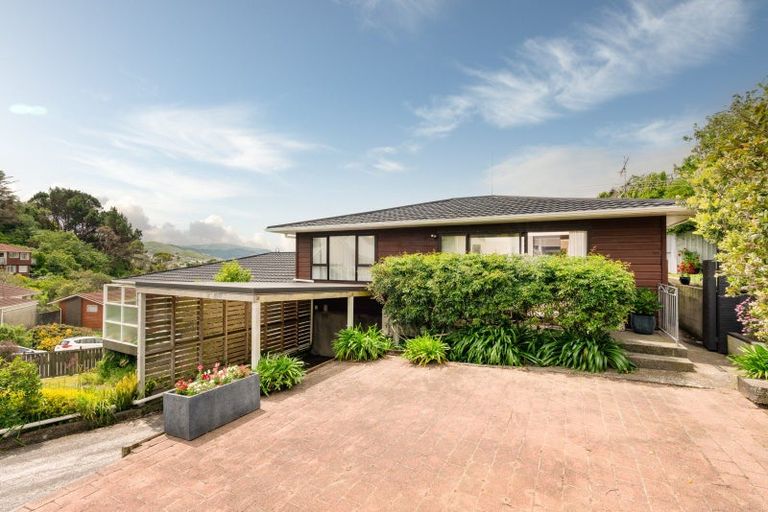 Photo of property in 12 Makatote Grove, Churton Park, Wellington, 6037